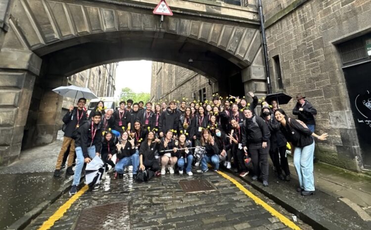  First Days in Edinburgh: Busking, Disco Dancing, and Final Rehearsals